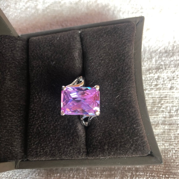 Set of high end costume jewelry rings - Picture 9 of 11